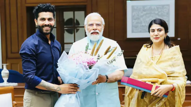 રીવાબા જાડેજા ભાજપમાં જોડાયા બાદ વડા પ્રધાન નરેન્દ્ર મોદીને પણ મળ્યાં હતા