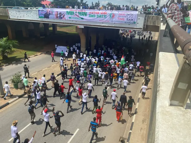 Obi supporters for di rally