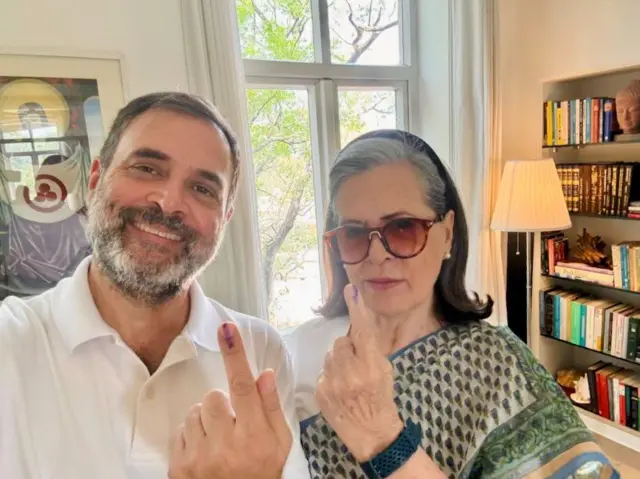 રાહુલ ગાંધી અને સોનિયા ગાંધી 