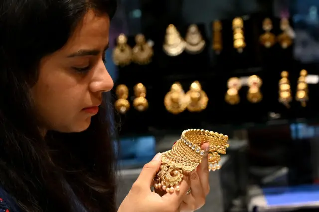 தங்கம் விற்பனை