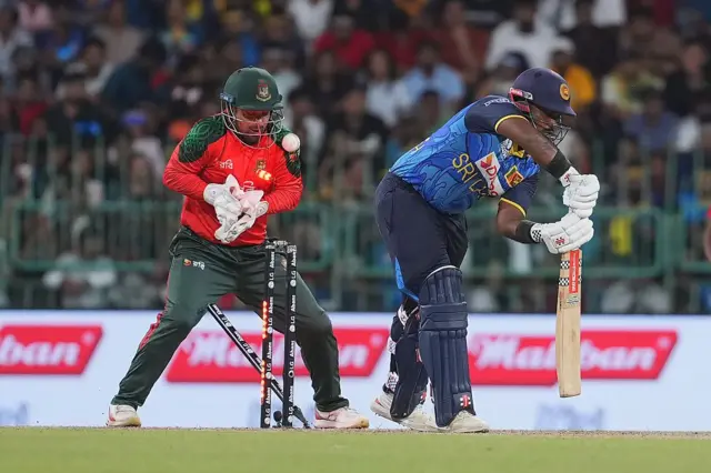 ශ්‍රී ලංකාවට එරෙහි 3 වන T20 තරගය කඩුලු 8කින් ජය ගනිමින් බංග්ලාදේශය අද ශ්‍රී ලංකාව සමග පැවති T20 තරගාවලිය ජයග්‍රහණය කළේ ය.