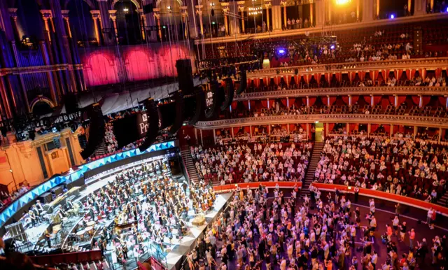 Bên trong Royal Albert Hall