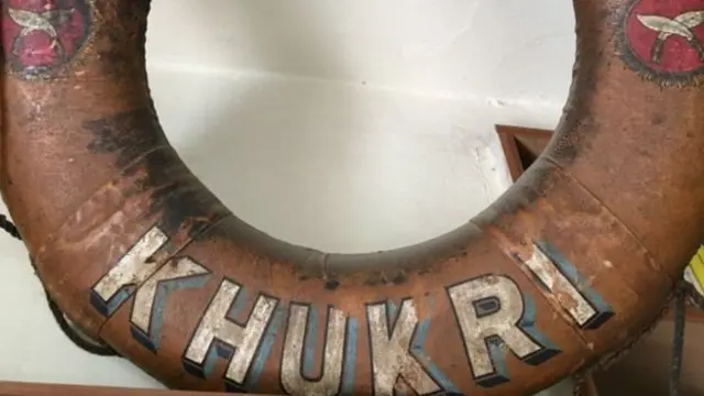 જહાજ પર ખુકરીનું નિશાન