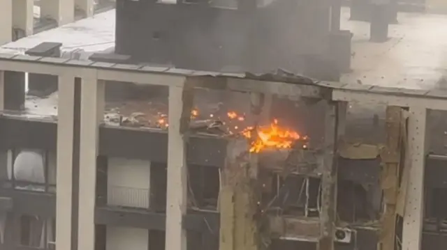 Палаючий будинок