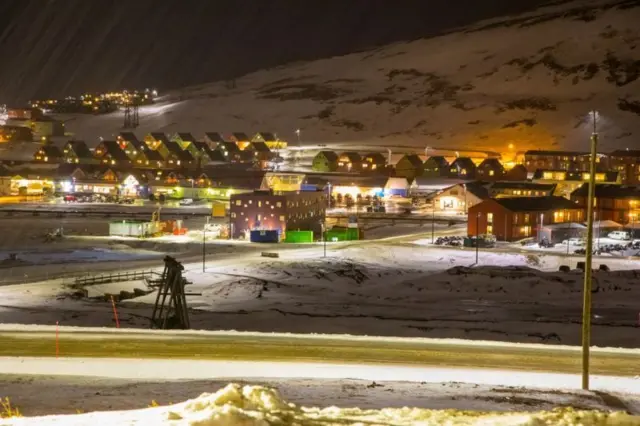 விசா இல்லாமல் பயணம் செய்யும் இடம்