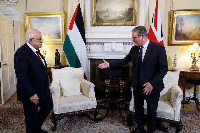 عدم صدور ویزا برای محمود عباس و هیئت فلسطینی برای شرکت در مجمع عمومی سازمان ملل خبرساز شده است