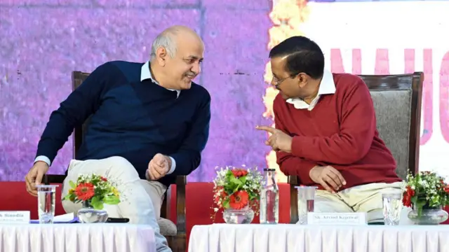 অরবিন্দ কেজরিওয়ালের সঙ্গে মনীশ শিশোদিয়া