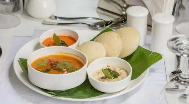 பேஷ்வா ஆவணங்களிலும் சாம்பார் எனப்படும் உணவுப் பொருள் காணப்படுகிறது. 