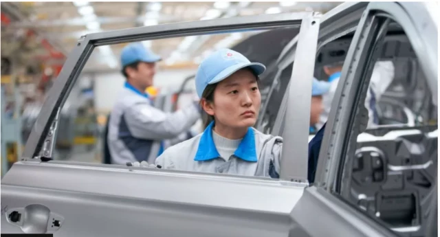 চীন এখন বিশ্বের শীর্ষ গাড়ি রপ্তানিকারক দেশ