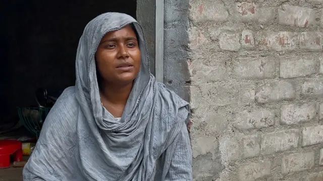 হাসিবা খাতুনকে সংসার খরচে অনেকটাই রাশ টানতে হয়েছে