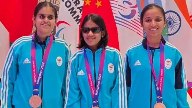 અમદાવાદ, બ્રેઇલ ચેસ, બીબીસી ગુજરાતી અમદાવાદનાં હિમાંશી રાઠી અને સતારાનાં સંસ્કૃતિ મોરેને કશું દેખાતું નથી અને તેઓ બંને ચેસમાં નામ રોશન કરી રહ્યાં છે. Gujarati Gujarat