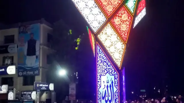 শান্তি চত্বরে লাগানো হয়েছে সাত হাজার এলইডি লাইট