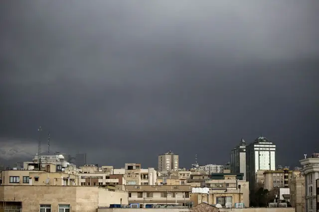 इसराइल और अमेरिका ने तेहरान के एक तेल डिपो पर हमला किया