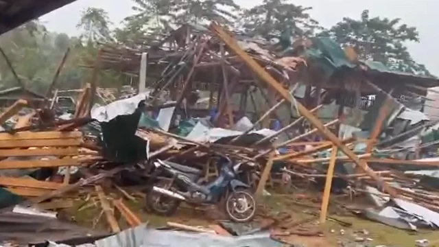 လေကြောင်းနဲ့အတိုက်ခိုက်ခံရအပြီး ကေအိုင်အို နှစ်ပတ်လည်မြင်ကွင်း