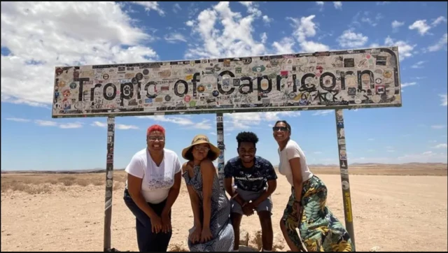 Ms Nehoya (Bidix) waxay u safartay meelo badan oo Namibia, laakiin waxay doonaysaa fursado badan oo ay dibadda ugu baxdo