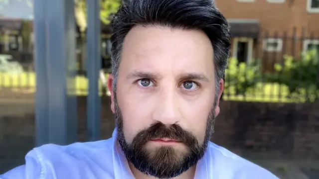 Ayol porno tomosha qilish uchun erkakka sevgilisining spermasini oziqlantiradi.