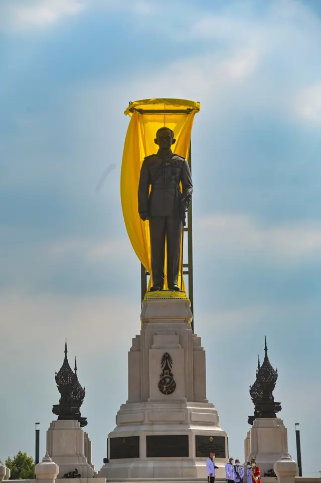 รูปปั้น