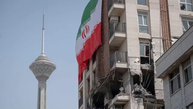 اسرائیل و آمریکا در جریان جنگ ۱۲ روزه تاسیسات اتمی ایران را هدف قرار دادند. افراد غیرنظامی و مناطق مسکونی هم در این حملات هدف قرار گرفتند