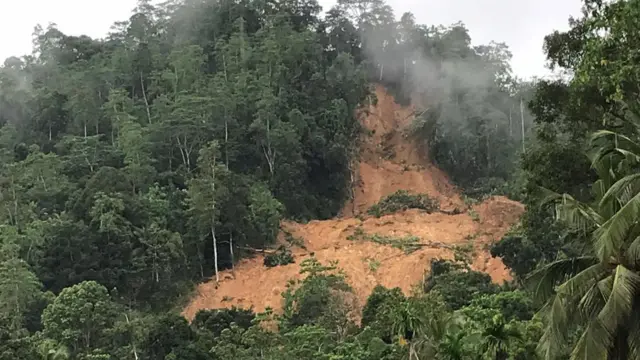 අකුරැස්ස දියලපේ කන්ද නාය යෑමෙන් ජීවිත රැසක් බේරුණු හැටි ඔබ දන්නවා ද ?