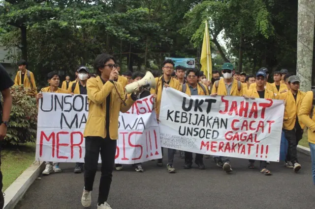 UKT