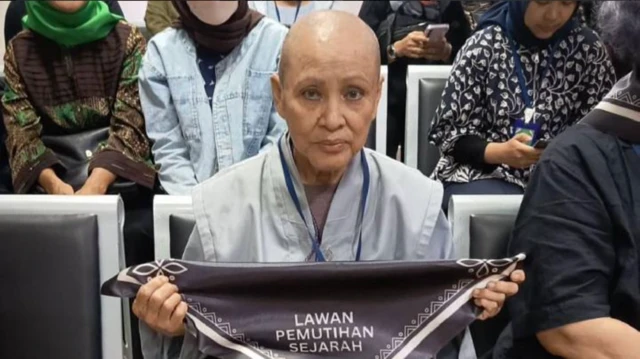 Wiwin Suryadinata merupakan ibu dari mendiang Ita Martadinata, bersaksi dalam gugatan penyangkalan perkosaan massal Mei 1998.