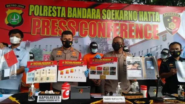 Polres Bandara Soetta bongkar penipuan Nigerian scam yang melibatkan 3 WN Nigeria.