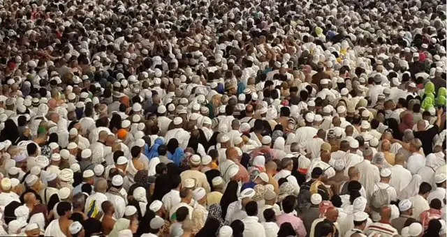 Xujeyda oo gudanaya Xajka