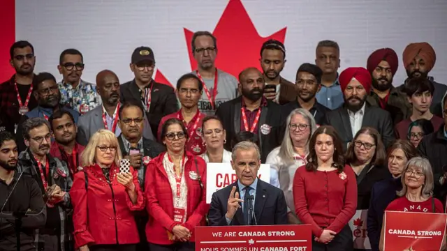 Премьер-министр Канады и лидер Либеральной партии Марк Карни выступает перед своими сторонниками