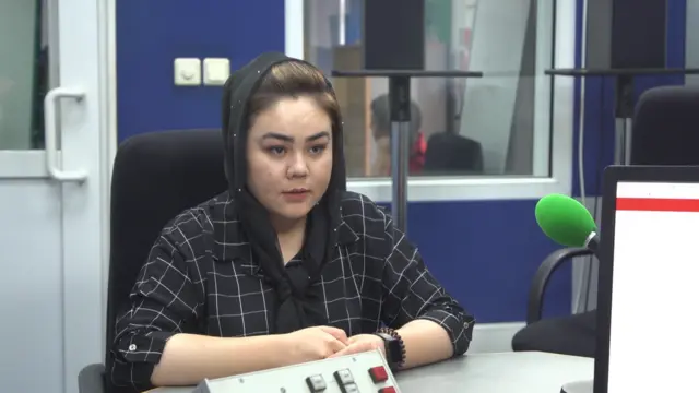 Надира Насири, оогандык кыз 