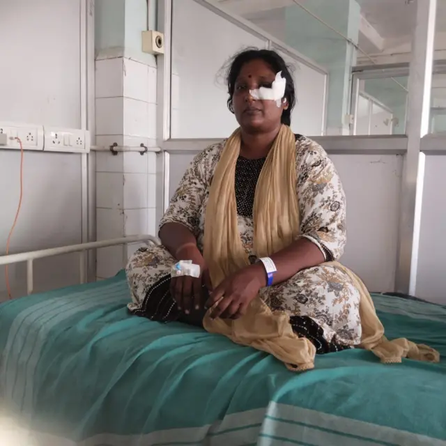 புழல் பெண்கள் சிறை, காவலர் 