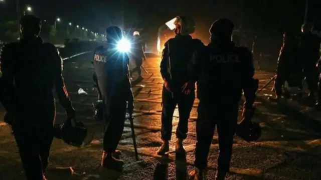 ઇમરાન ખાન, બુશરાબીબી, પાકિસ્તાન, બીબીસી ગુજરાતી