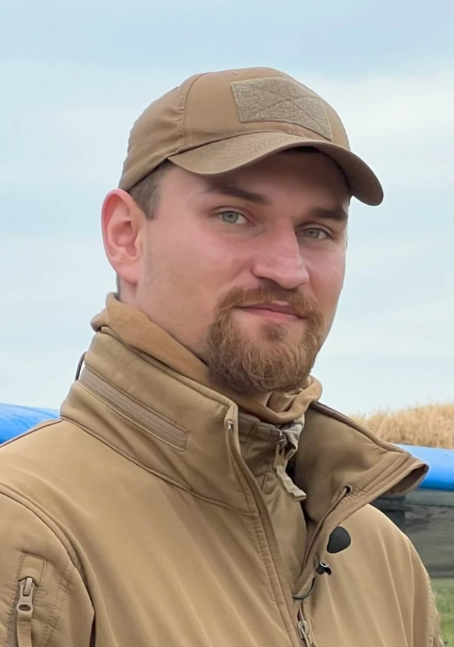 Максим Устименко