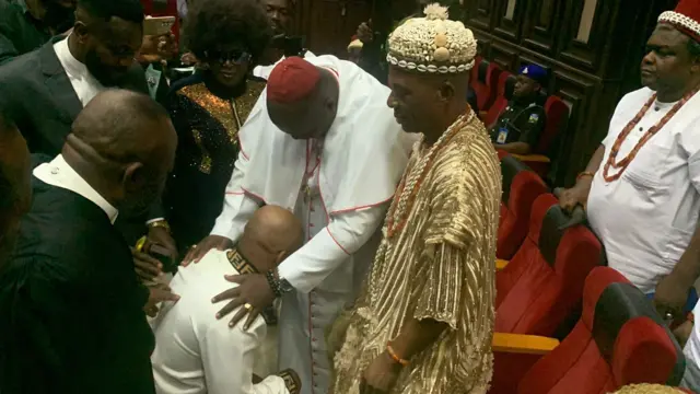 Otu onye Ukochukwu na-agozi Kanu n'ime uloikpe