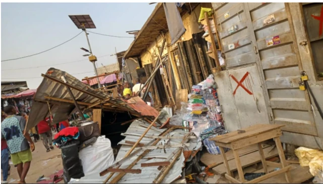 Ndị na-akwa ibu ha tupu nkwatu  ọdọahịa ahụ