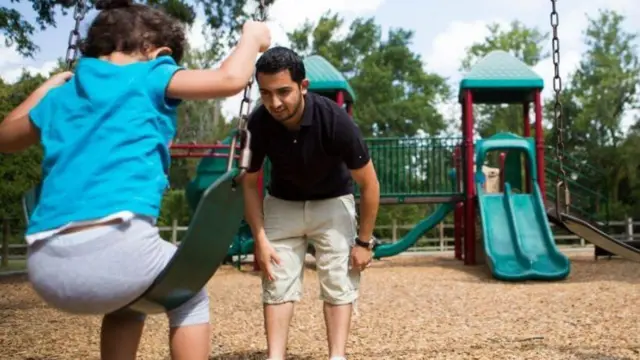 வீட்டில் இருக்கும் தந்தைகள்