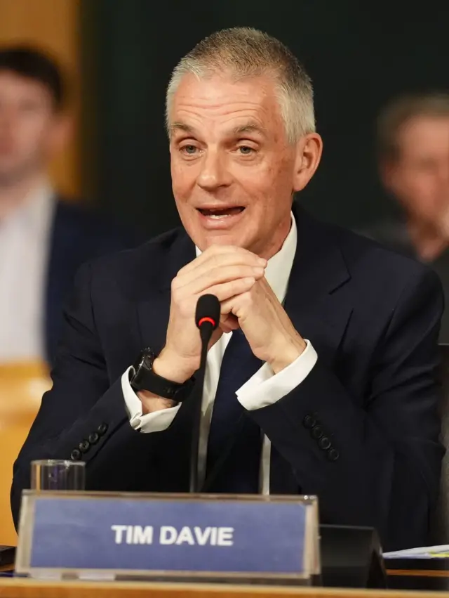 المدير العام لبي بي سي تيم ديفي، الذي استقال من منصبه