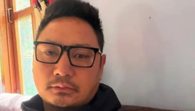 Sonam Dorjee ji obere oge gbalarị ala ọmajijiji ahụ dịka ọ gara njem na Kathmandu.
