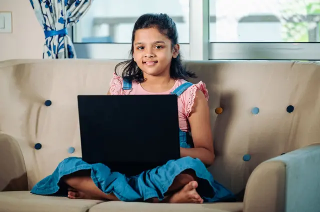 ઑનલાઇન સ્ક્રીન