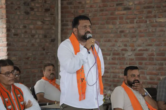 કિરીટ પટેલ, ગોપાલ ઇટાલિયા, ભાજપ, આમ આદમી પાર્ટી, વીસાવદર, બીબીસી ગુજરાતી 