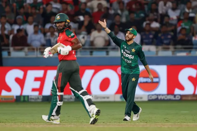 د پاکستان او بنګله دېش لوبغاړي