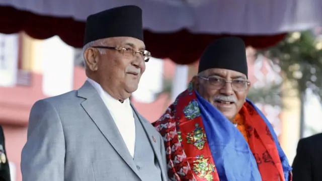 प्रचण्ड र ओली 