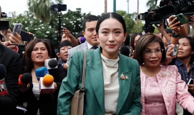 ပေထုန်တန် ရှင်နာဝပ်ကို ဇူလိုင်လဆန်းက ထိုင်းဝန်ကြီးချုပ်ရာထူးကနေ ဆိုင်းငံ့