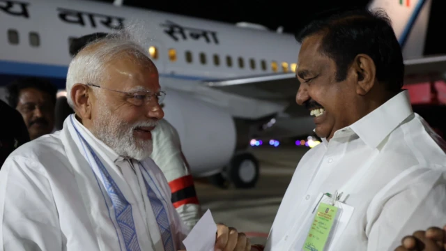 எடப்பாடி பழனிசாமி, நரேந்திர மோதி 