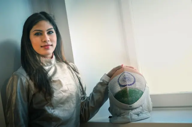 வாள்வீச்சு வீராங்கனை பவானி தேவி