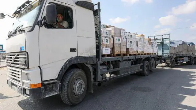 চাহিদার তুলনায় অপ্রতুল ত্রাণ সহায়তা।