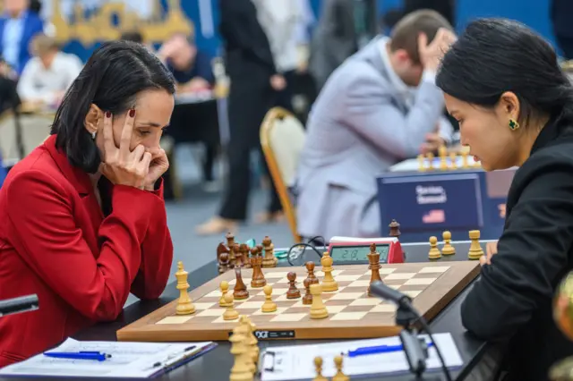 Seksi yosh qozoq ayollari Seksi yosh qozoq ayollari