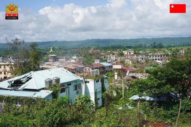 တိုက်ပွဲတွေကြားက ပျက်စီးနေတဲ့ ပင်လည်ဘူးမြို့