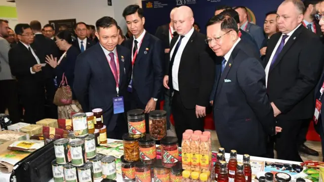 ရုရှား-မြန်မာစီးပွားရေးဖိုရမ်မှာ တွေ့ရတဲ့ မြန်မာထုတ်ကုန်တချို့