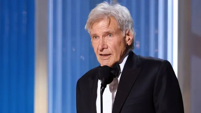 Harrison Ford yakiriye igihembo cya Screen Actors Guild Life Achievement Award ku rubyiniro mu gihe cy’ibihembo bya 32 bya buri mwaka bya Actor Awards, muri Shrine Auditorium and Expo Hall ku wa 1 Werurwe 2026, i Los Angeles, California.