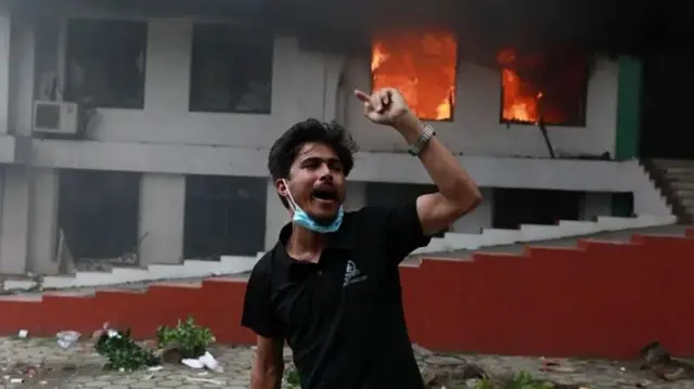 நேபாள அரசியலில் திருப்பம்: கே.பி.ஒலிக்கு பின் புதிய தலைமை உருவாகுமா?